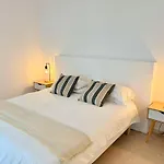 Marbella Beachside Apartment - 1 Min Walk To Beach