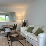 Marbella Beachside Apartment - 1 Min Walk To Beach
