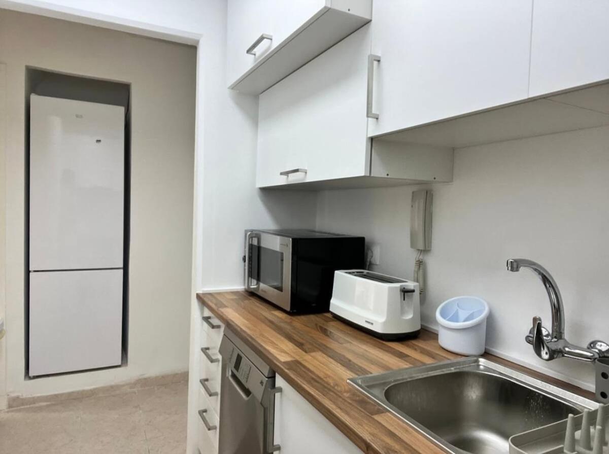 Apartment Beachside - 1 Min Walk To Marbella