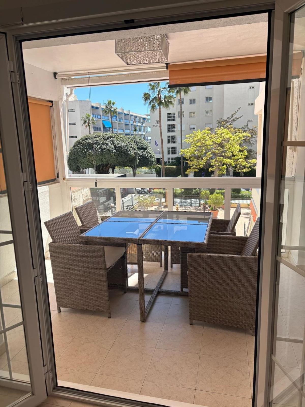 Apartment Beachside - 1 Min Walk To Marbella