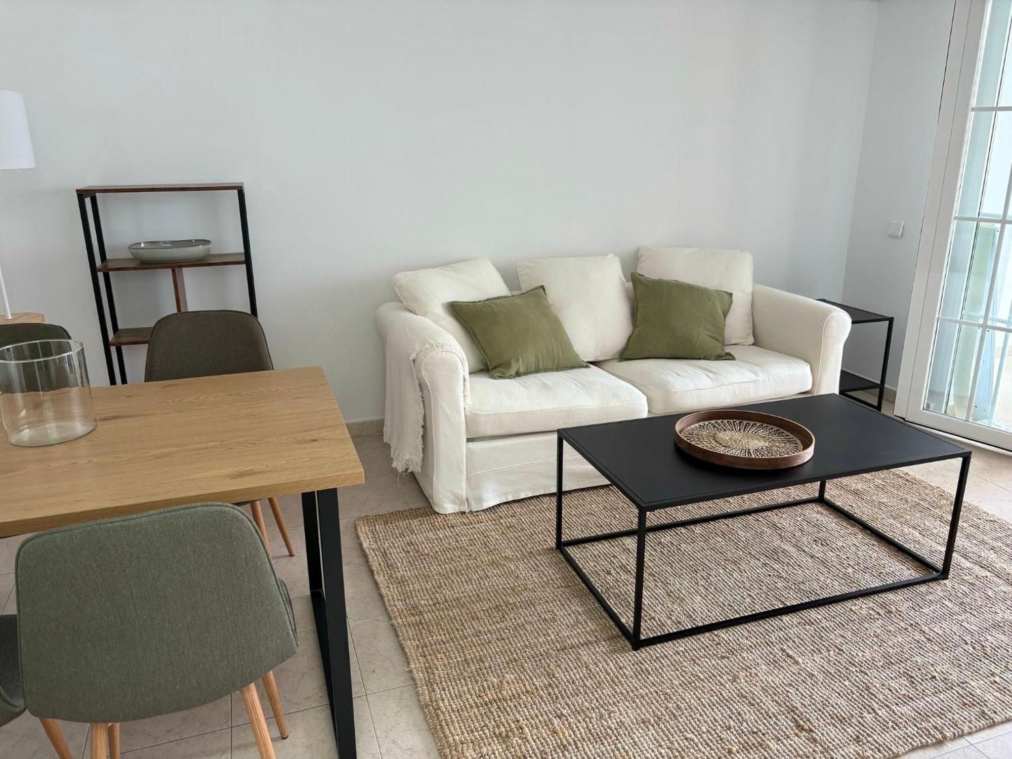 Apartment Beachside - 1 Min Walk To Marbella