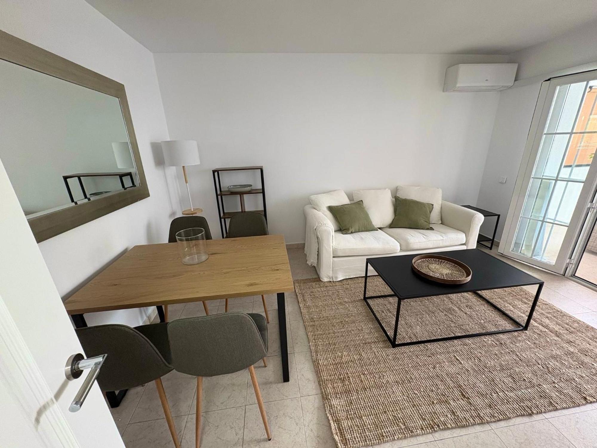 Apartment Beachside - 1 Min Walk To *