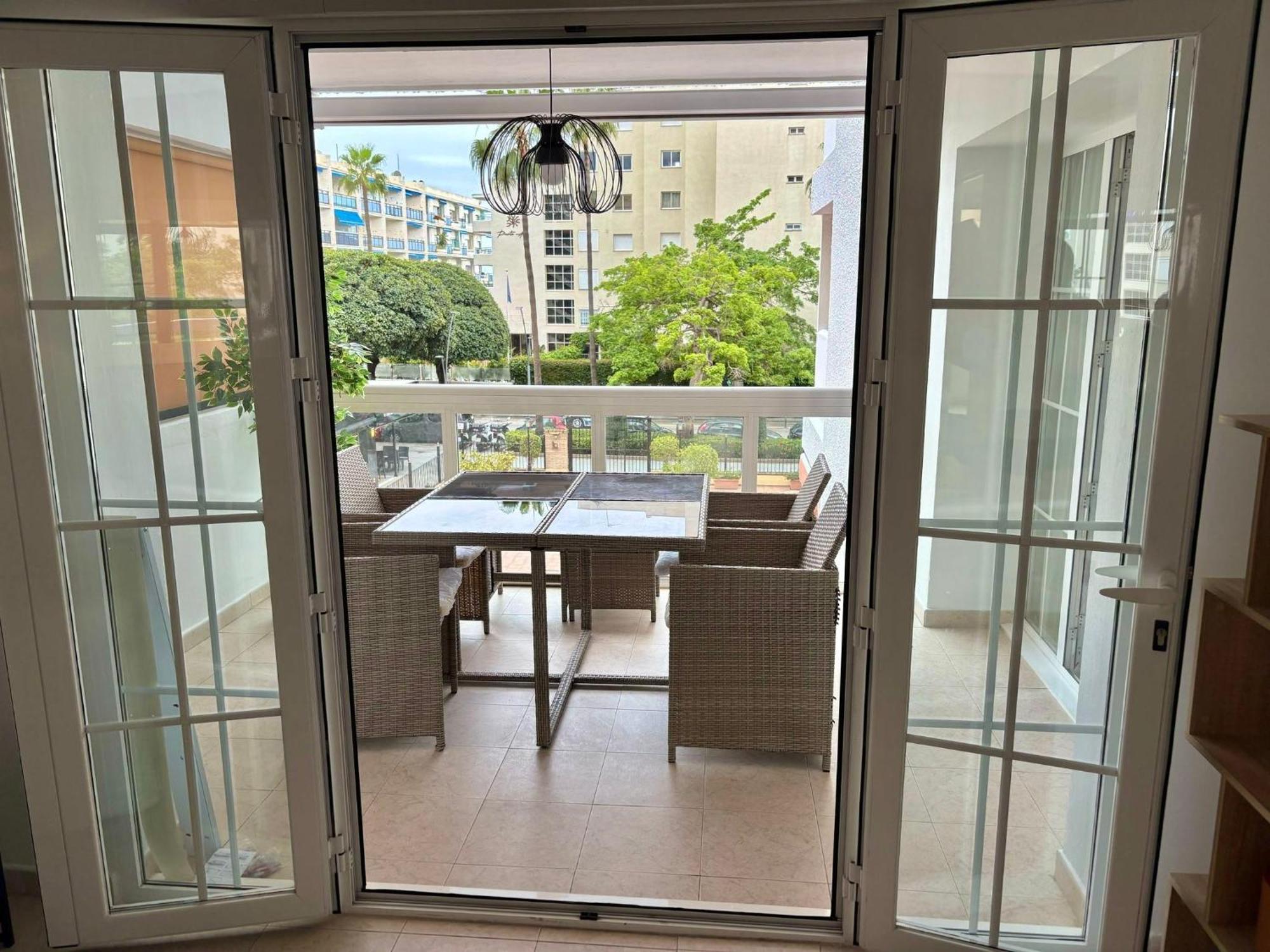Apartment Beachside - 1 Min Walk To Marbella