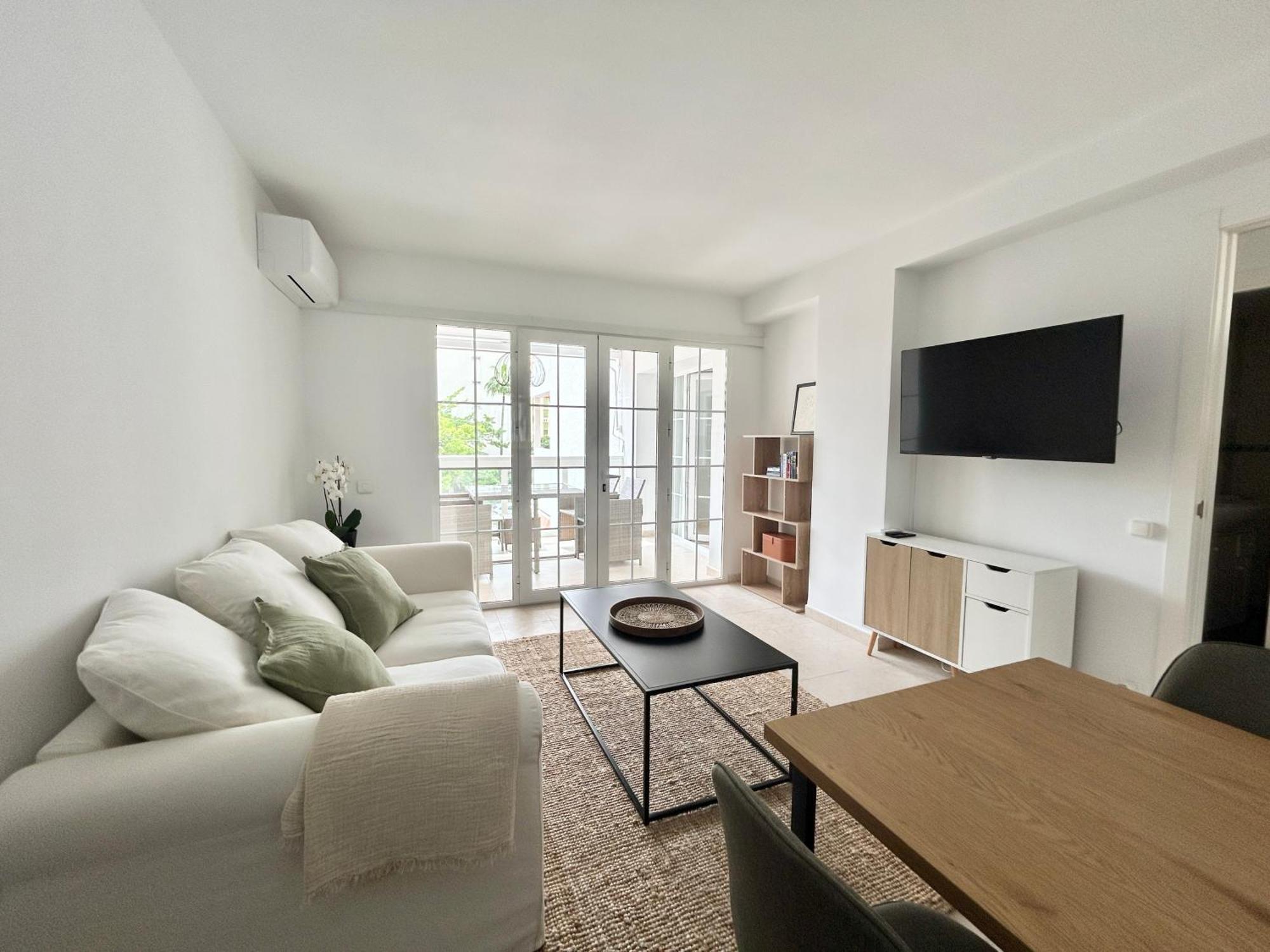 Apartment Beachside - 1 Min Walk To *